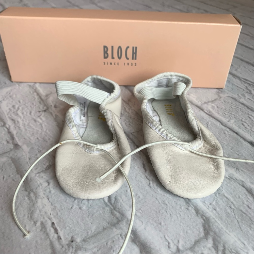 NEW! Bloch 🩰🤍 White Ballet Slippers 7 Toddler